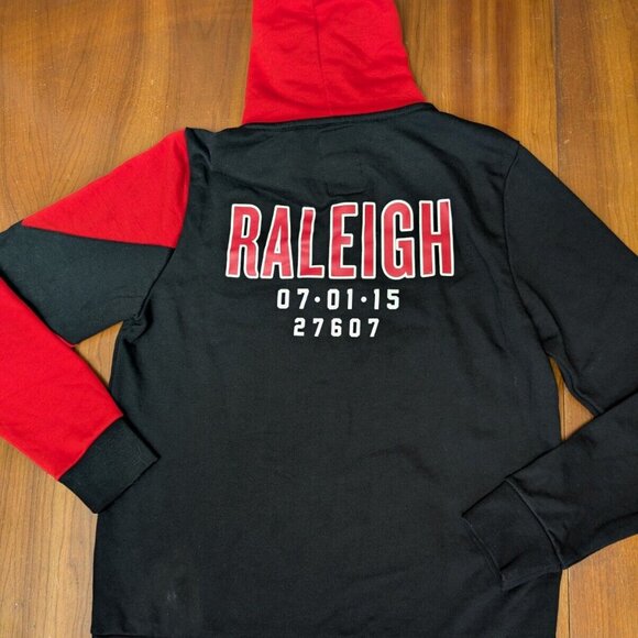 ROLLING STONES RALEIGH ZIP CODE TOUR 2015 OFFICIAL HOODIE PULLOVER MEDIUM RED - Picture 2 of 16